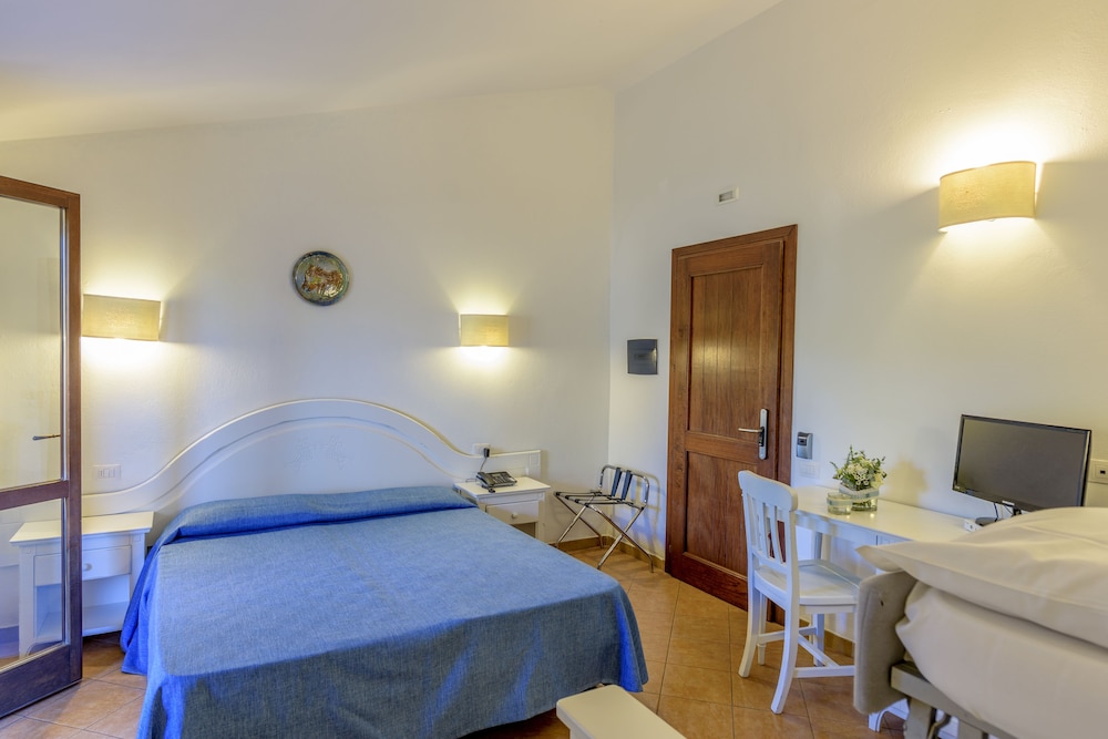 Hotel Garden Beach — Hotel rooms in Castiadas, Sardinia