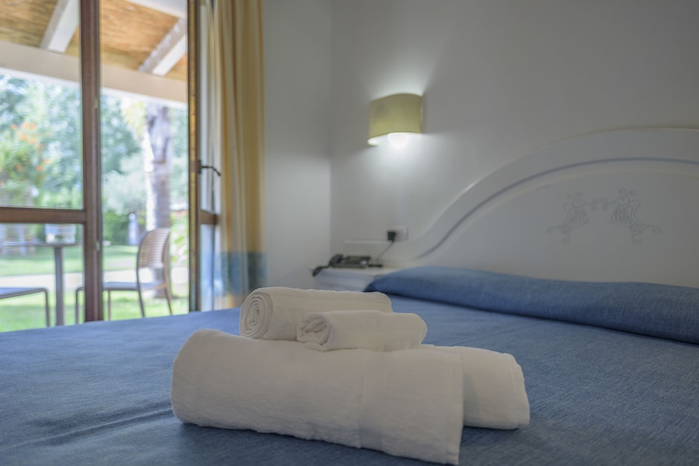 Hotel Garden Beach — Hotel rooms in Castiadas, Sardinia