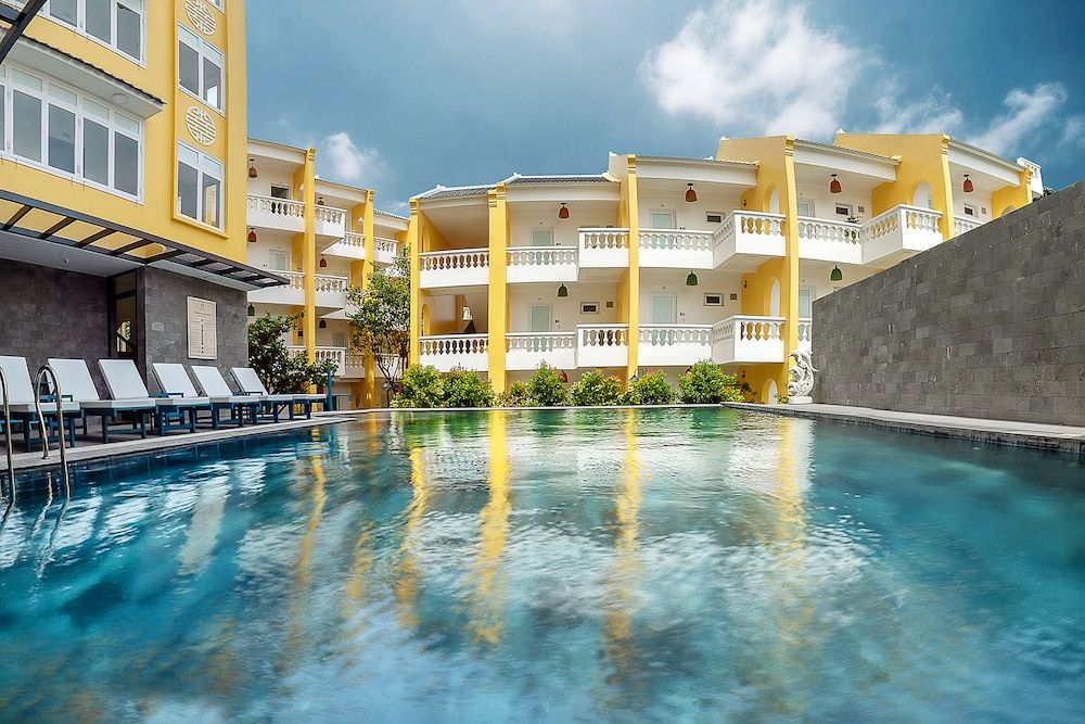 Hoi An (7 dni) w Aurora Riverside Hotel and Spa z VIE