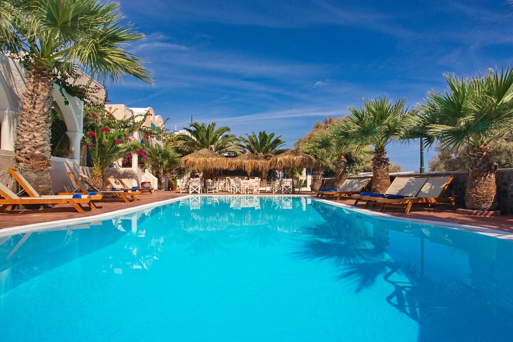 The Boathouse Hotel — Swimming pool in Kamari, South Aegean