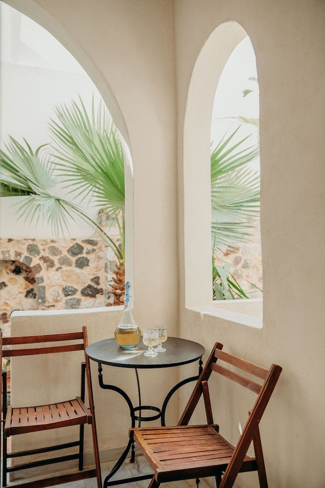 The Boathouse Hotel — Hotel building in Kamari, South Aegean