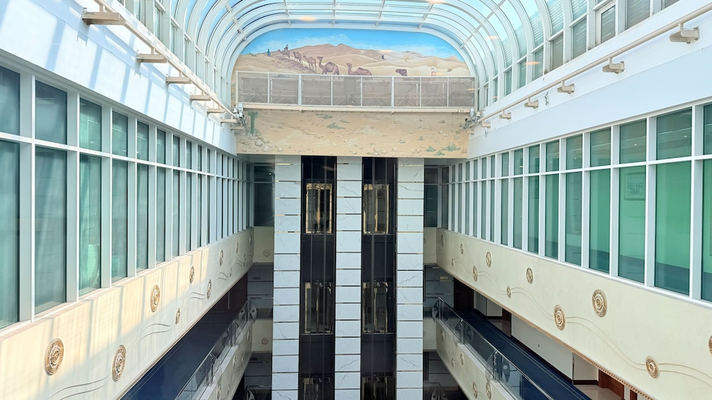 Sunday Hotel Al Barsha Dubai Mall of the Emirates — Swimming pool in Dubai