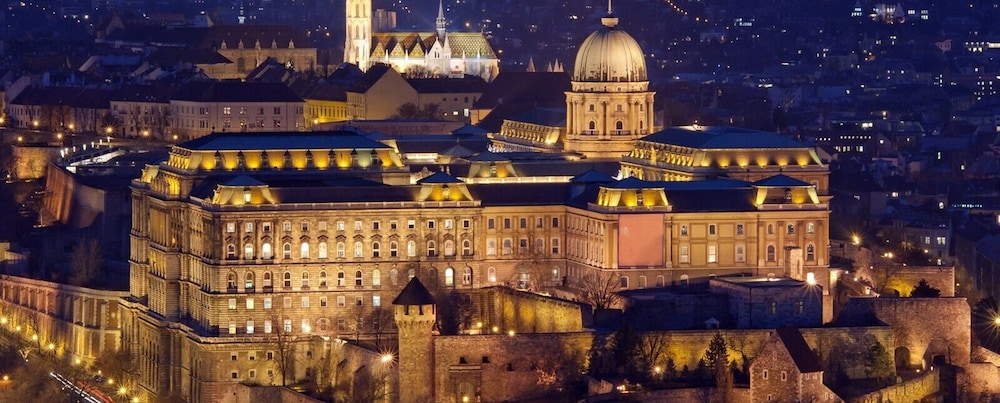 Hotel Clark Budapest - Adults Only — Outdoors in Budapest, Budapest