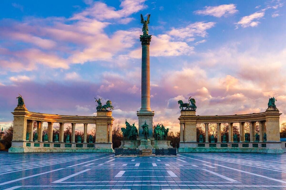 Hotel Clark Budapest - Adults Only — Outdoors in Budapest, Budapest