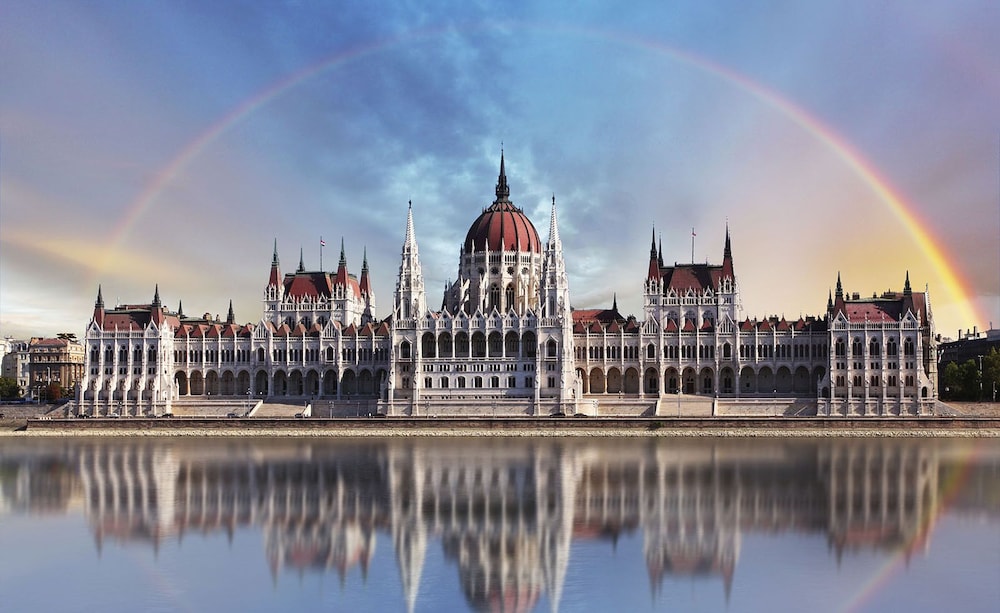 Hotel Clark Budapest - Adults Only — Outdoors in Budapest, Budapest