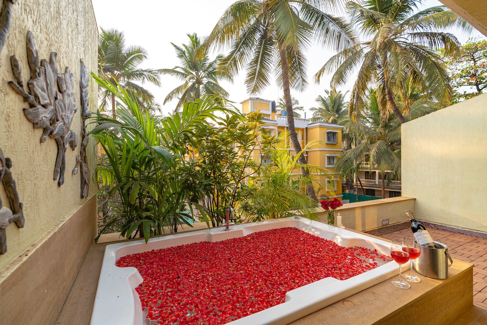 Adamo The Bellus Calangute — Hotel rooms in Calangute, Goa