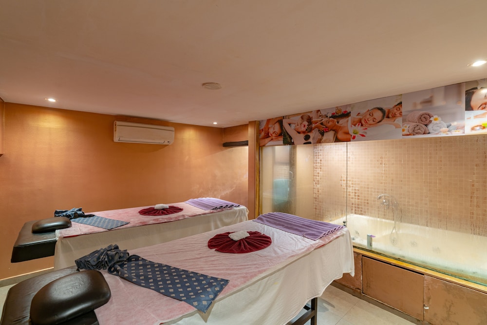 Adamo The Bellus Calangute — Hotel rooms in Calangute, Goa