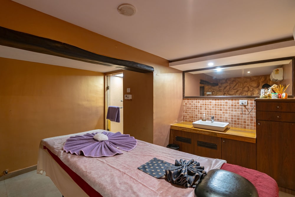 Adamo The Bellus Calangute — Hotel rooms in Calangute, Goa