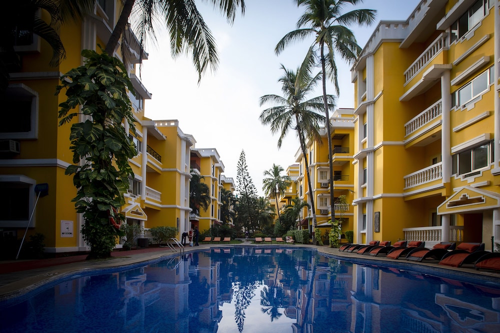 Adamo The Bellus Calangute — Swimming pool in Calangute, Goa
