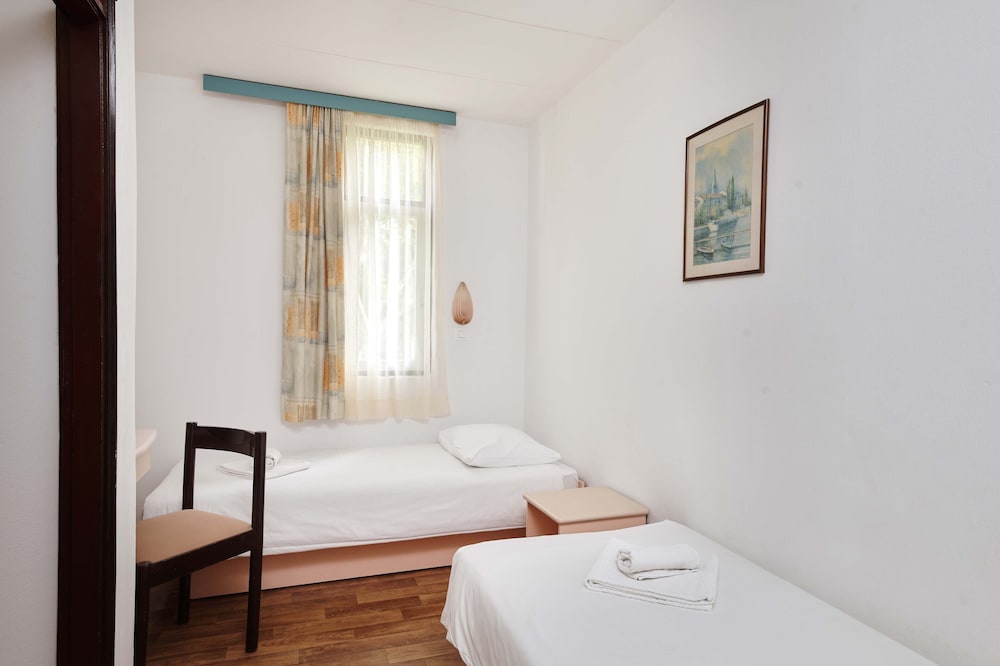 Apartments Astra — Hotel rooms in Poreč, Istria