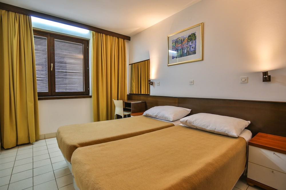 Horizont Resort — Hotel rooms in Pula, Istria