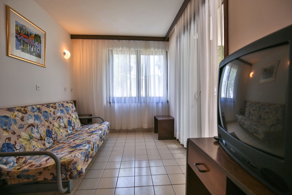 Horizont Resort — Hotel rooms in Pula, Istria