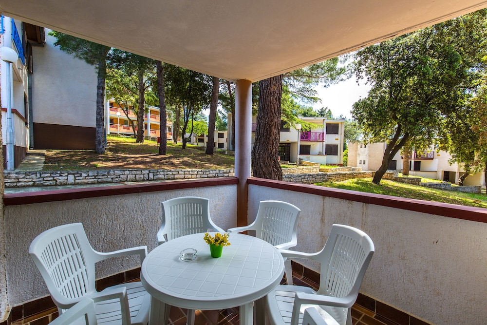 Horizont Resort — Hotel building in Pula, Istria