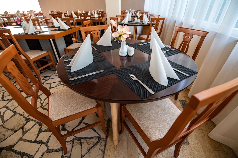 Horizont Resort — Restaurant & bars in Pula, Istria
