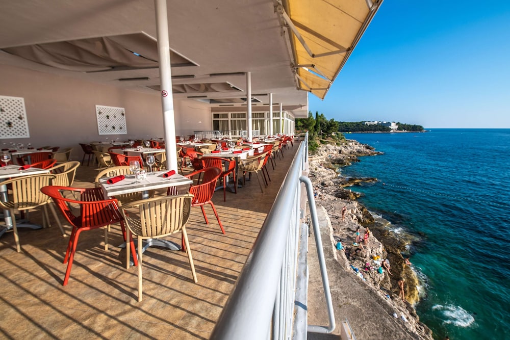 Horizont Resort — Restaurant & bars in Pula, Istria