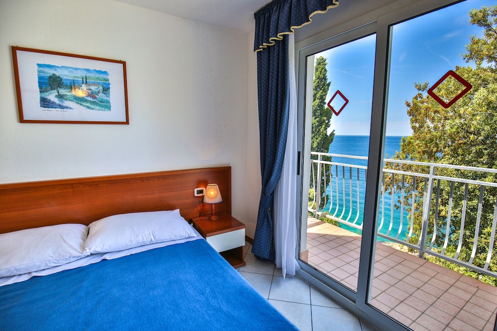 Horizont Resort — Hotel rooms in Pula, Istria