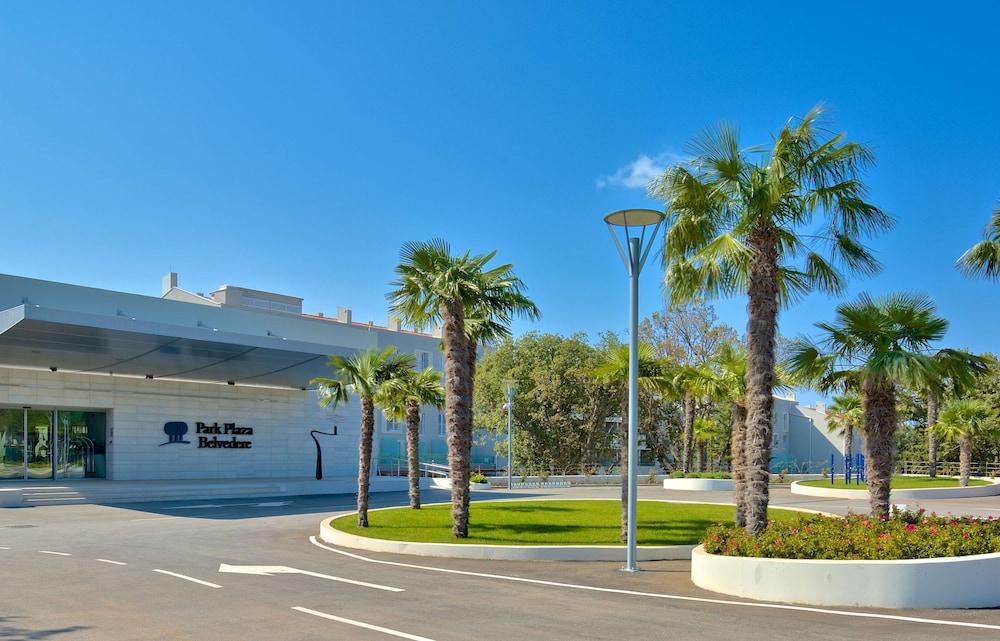 Park Plaza Belvedere Medulin — Hotel building in Medulin, Istria