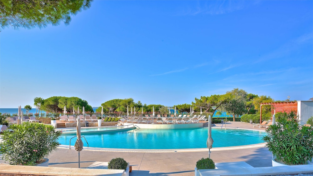 Park Plaza Belvedere Medulin — Swimming pool in Medulin, Istria