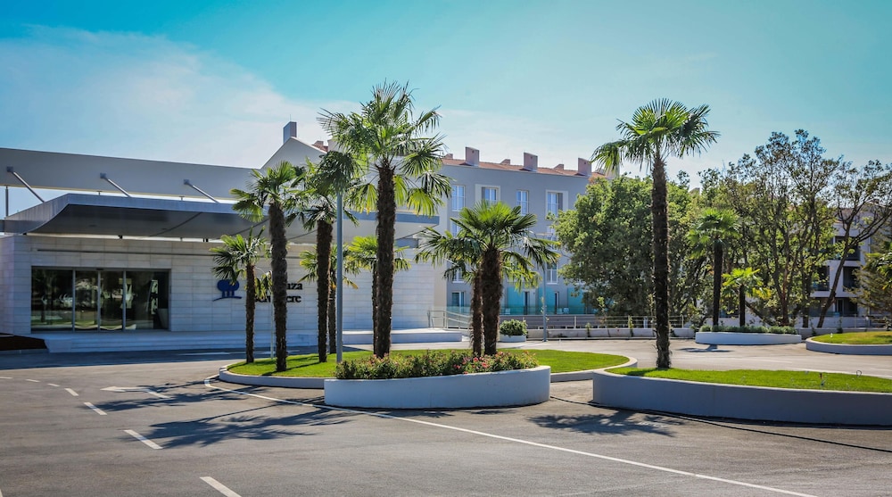 Park Plaza Belvedere Medulin — Hotel building in Medulin, Istria