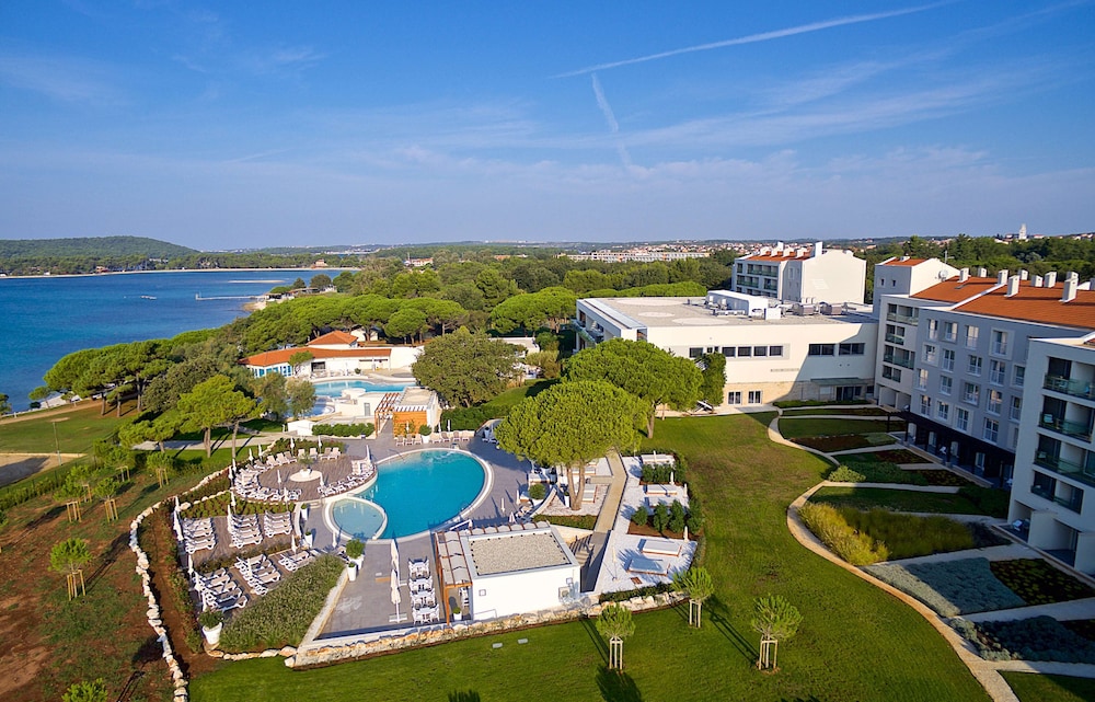 Park Plaza Belvedere Medulin — Swimming pool in Medulin, Istria