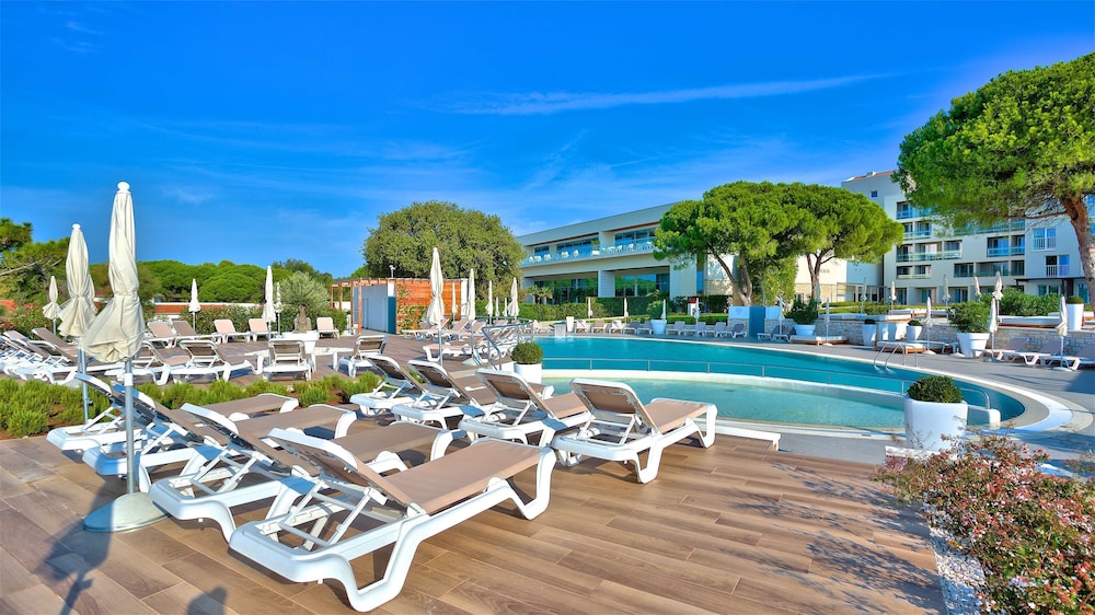 Park Plaza Belvedere Medulin — Swimming pool in Medulin, Istria