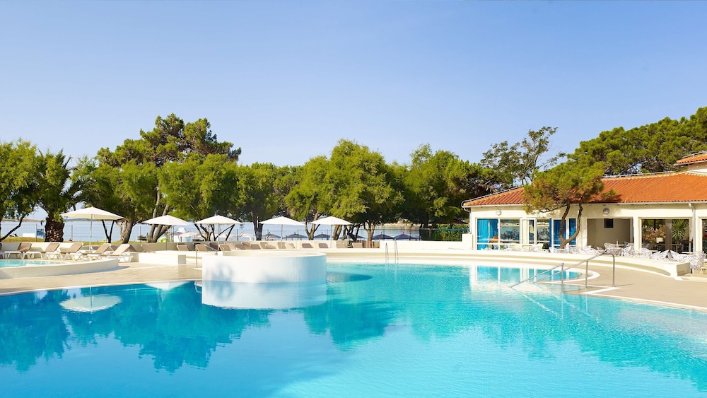 Park Plaza Belvedere Medulin — Swimming pool in Medulin, Istria