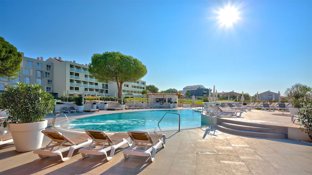Park Plaza Belvedere Medulin — Swimming pool in Medulin, Istria