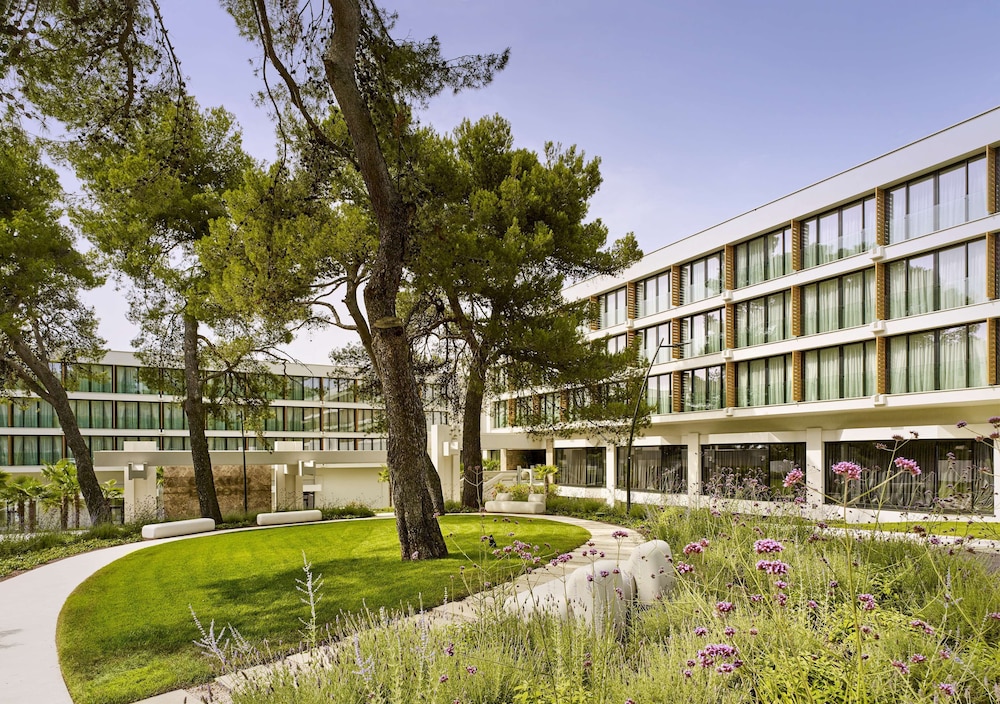 Grand Hotel Brioni Pula A Radisson Collection Hotel — Hotel building in Pula, Istria