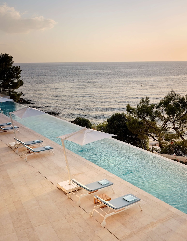 Grand Hotel Brioni Pula A Radisson Collection Hotel — Swimming pool in Pula, Istria