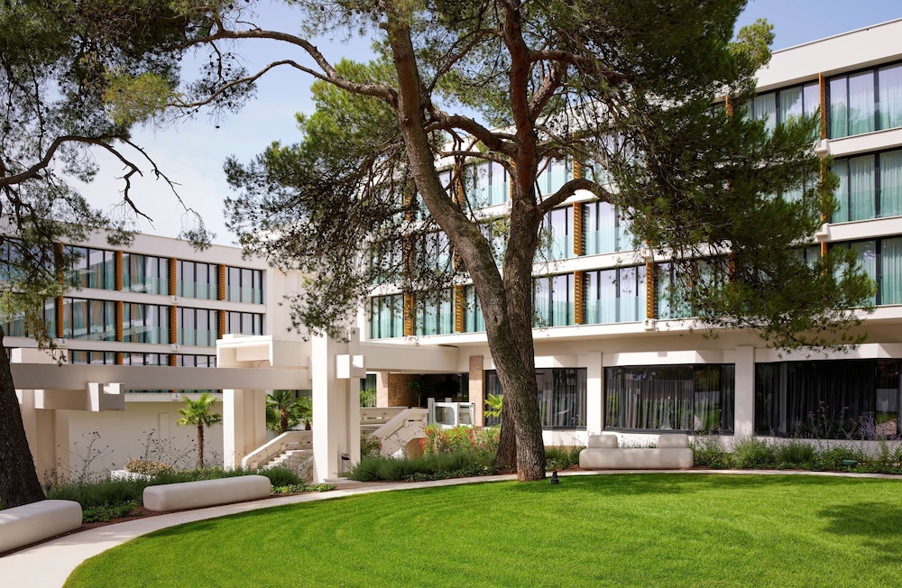 Grand Hotel Brioni Pula A Radisson Collection Hotel — Hotel building in Pula, Istria