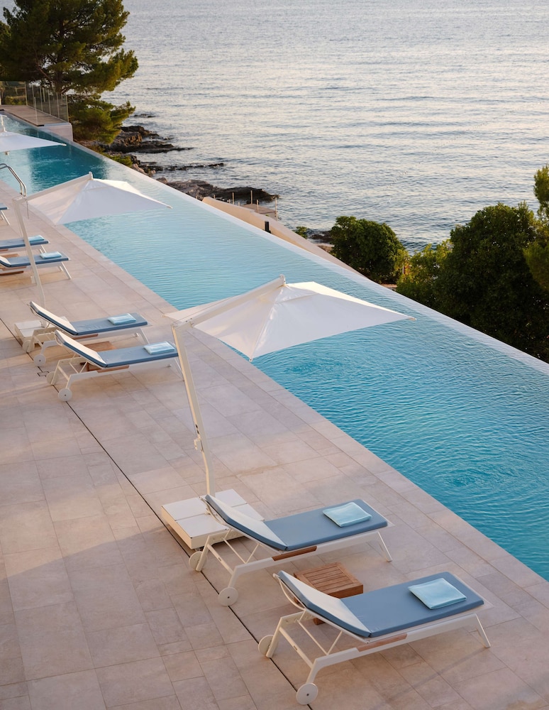 Grand Hotel Brioni Pula A Radisson Collection Hotel — Swimming pool in Pula, Istria