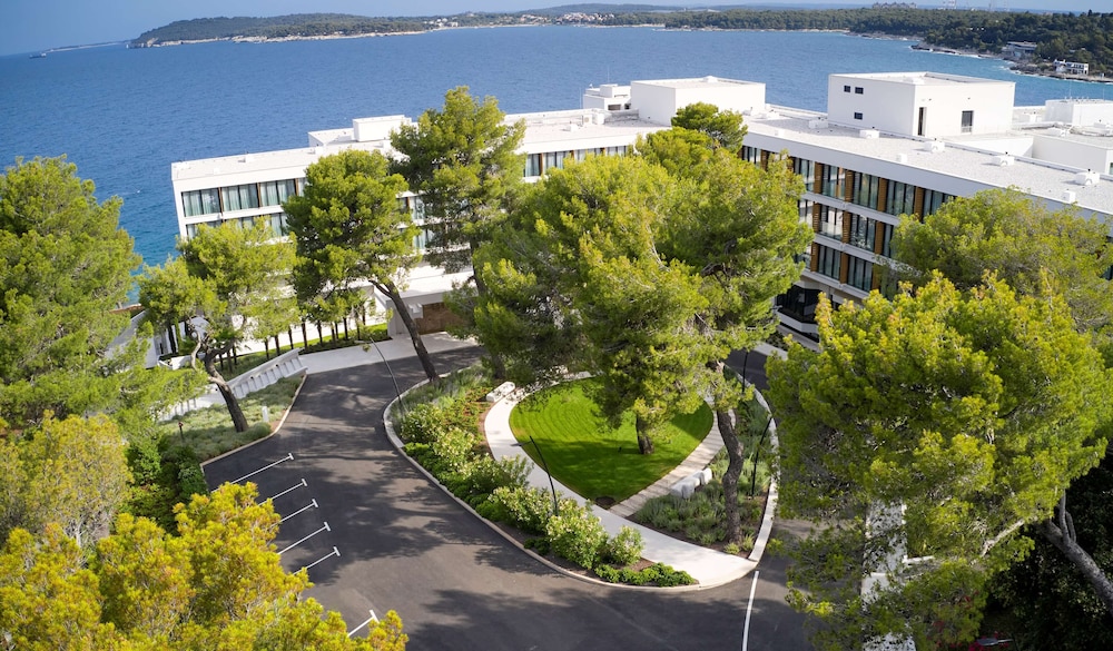 Grand Hotel Brioni Pula A Radisson Collection Hotel — Hotel building in Pula, Istria