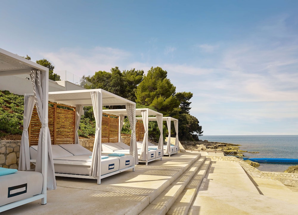 Grand Hotel Brioni Pula A Radisson Collection Hotel — Beach in Pula, Istria