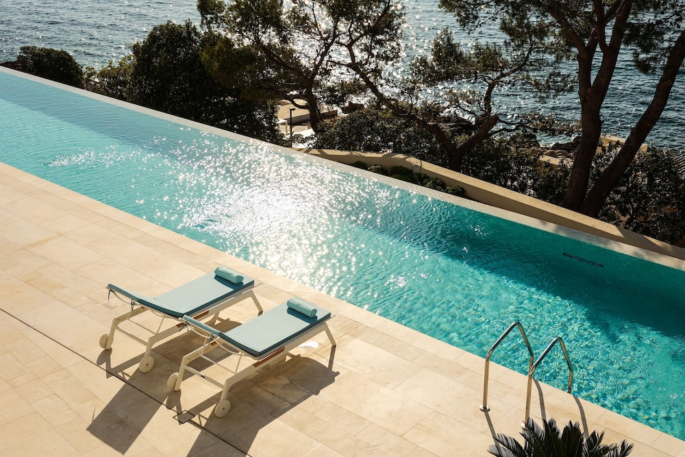 Grand Hotel Brioni Pula A Radisson Collection Hotel — Swimming pool in Pula, Istria