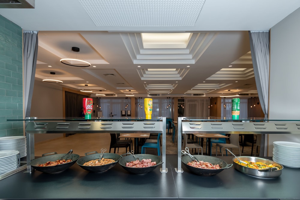Hotel Kolovare — Restaurant & bars in Zadar, Zadar