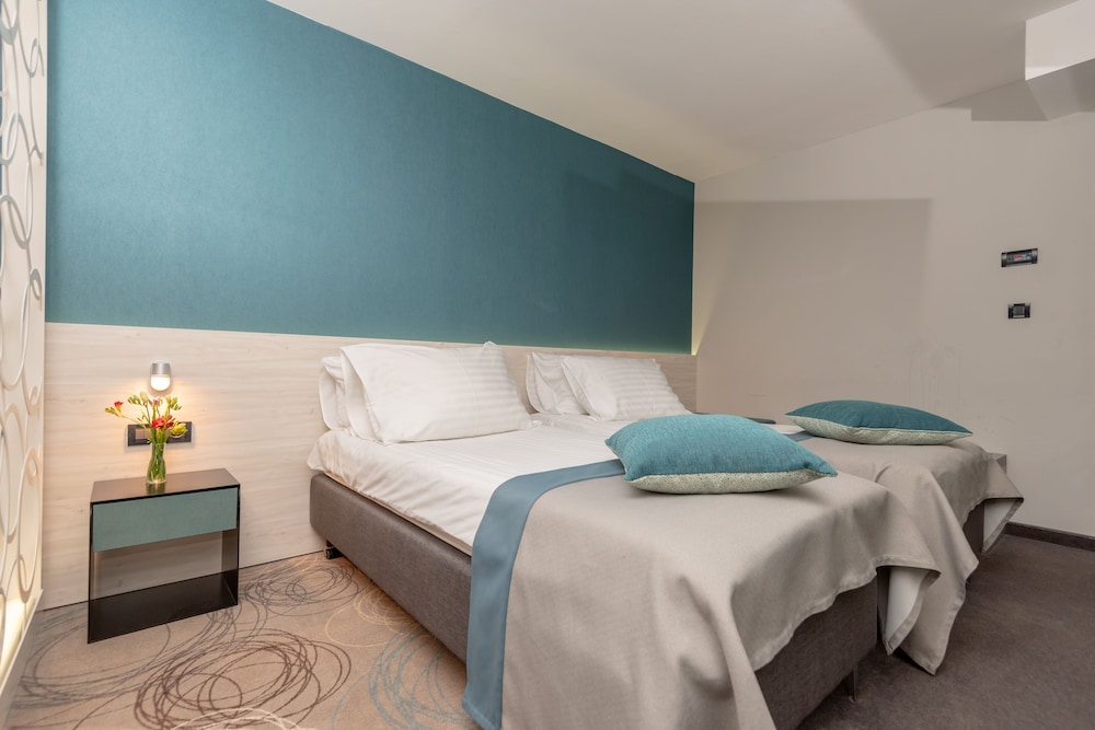 Hotel Kolovare — Hotel rooms in Zadar, Zadar