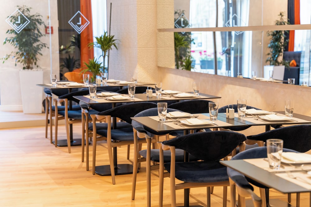 Boutique Hotel Luxe — Restaurant & bars in Split, Split-Dalmatia