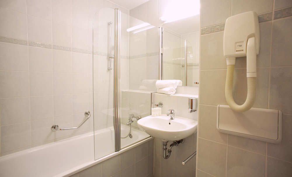 Family Hotel Pagus — Rooms in Pag, Zadar