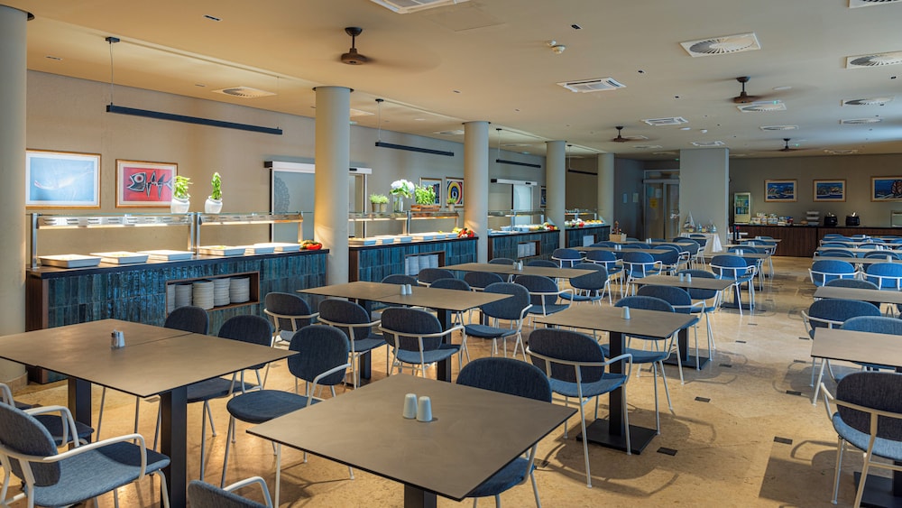 Family Hotel Pagus — Restaurant in Pag, Zadar
