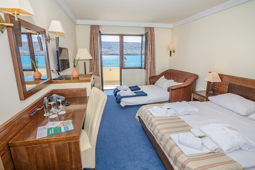 Family Hotel Pagus — Rooms in Pag, Zadar