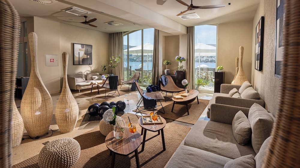 Family Hotel Pagus — Restaurant in Pag, Zadar