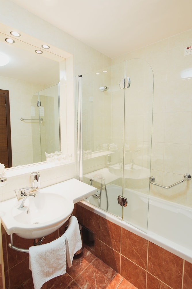 Family Hotel Pagus — Rooms in Pag, Zadar