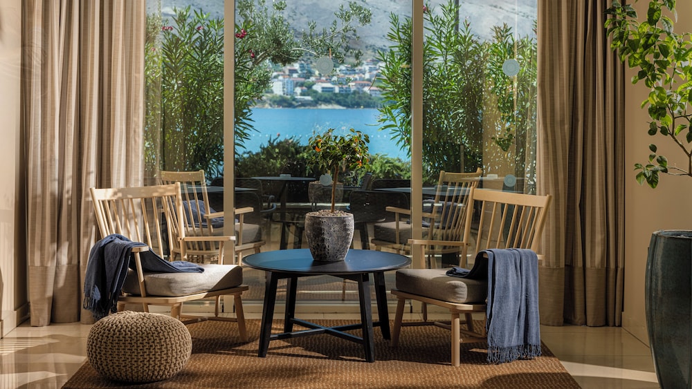 Family Hotel Pagus — Restaurant in Pag, Zadar