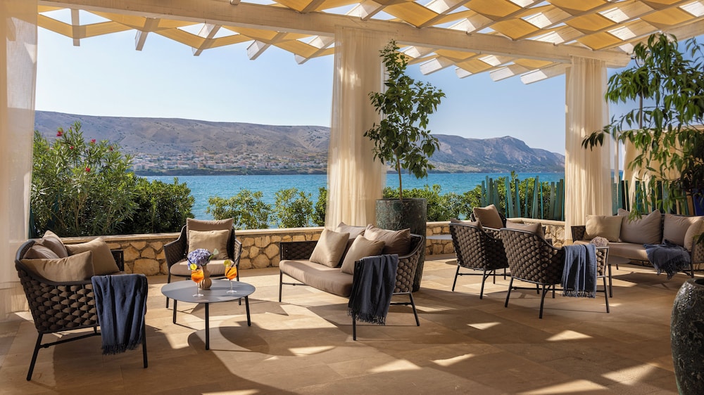 Family Hotel Pagus — Restaurant in Pag, Zadar