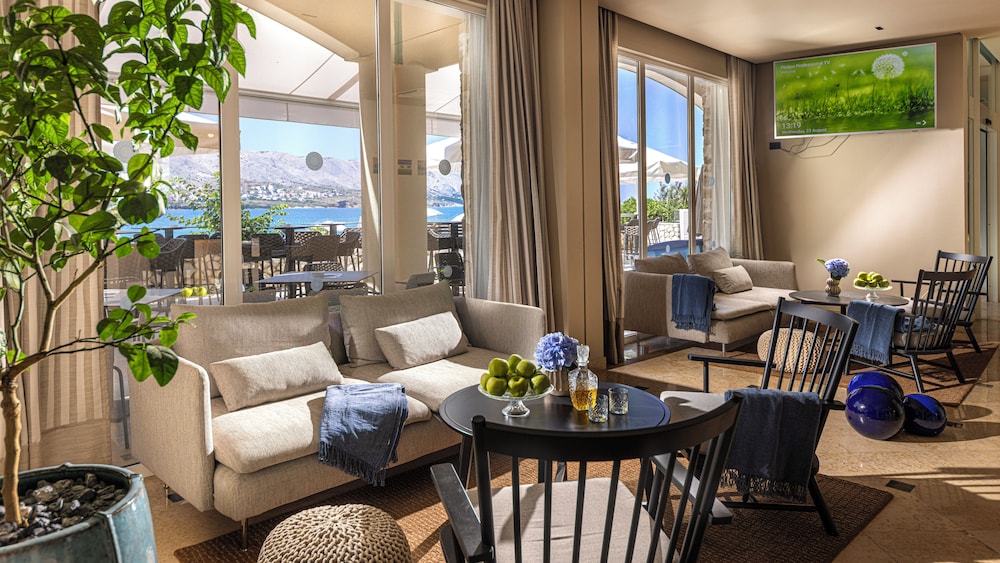 Family Hotel Pagus — Restaurant in Pag, Zadar