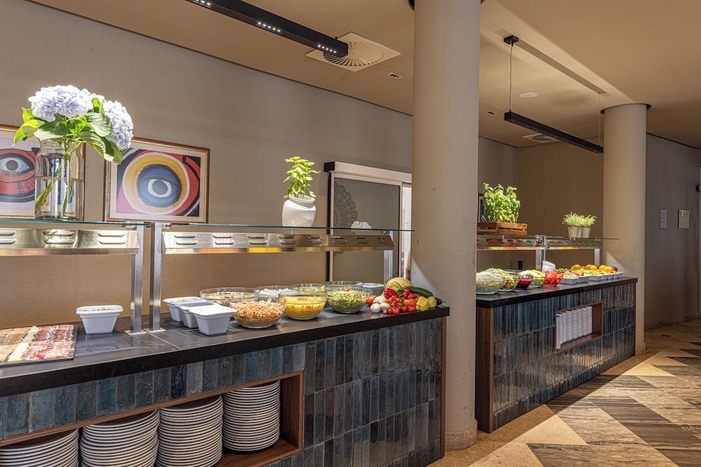 Family Hotel Pagus — Restaurant in Pag, Zadar