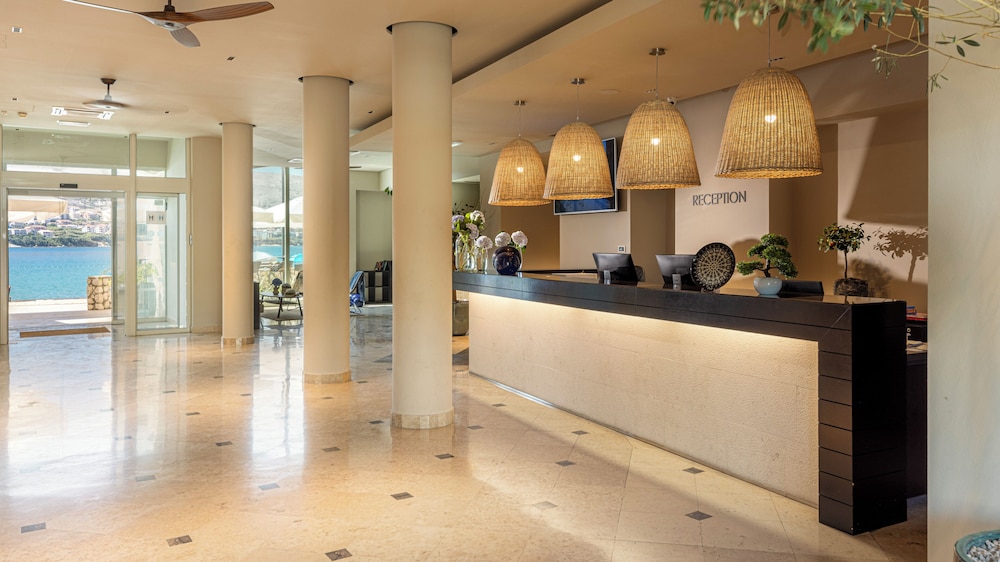Family Hotel Pagus — Shared spaces in Pag, Zadar