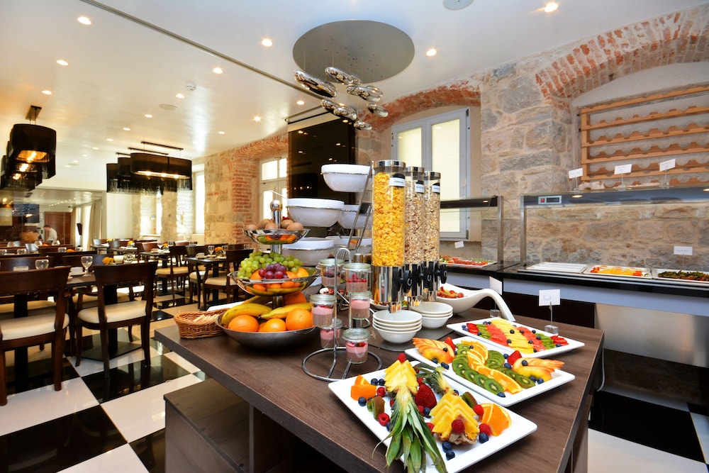 Heritage Jupiter Luxury Hotel — Restaurant & bars in Split, Split-Dalmatia