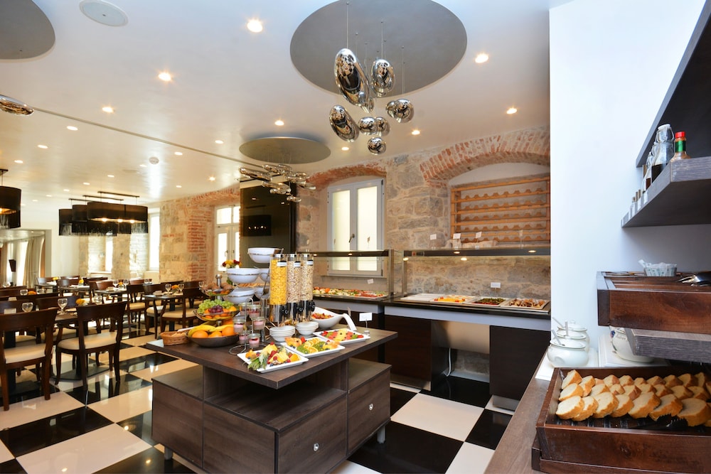 Heritage Jupiter Luxury Hotel — Restaurant & bars in Split, Split-Dalmatia
