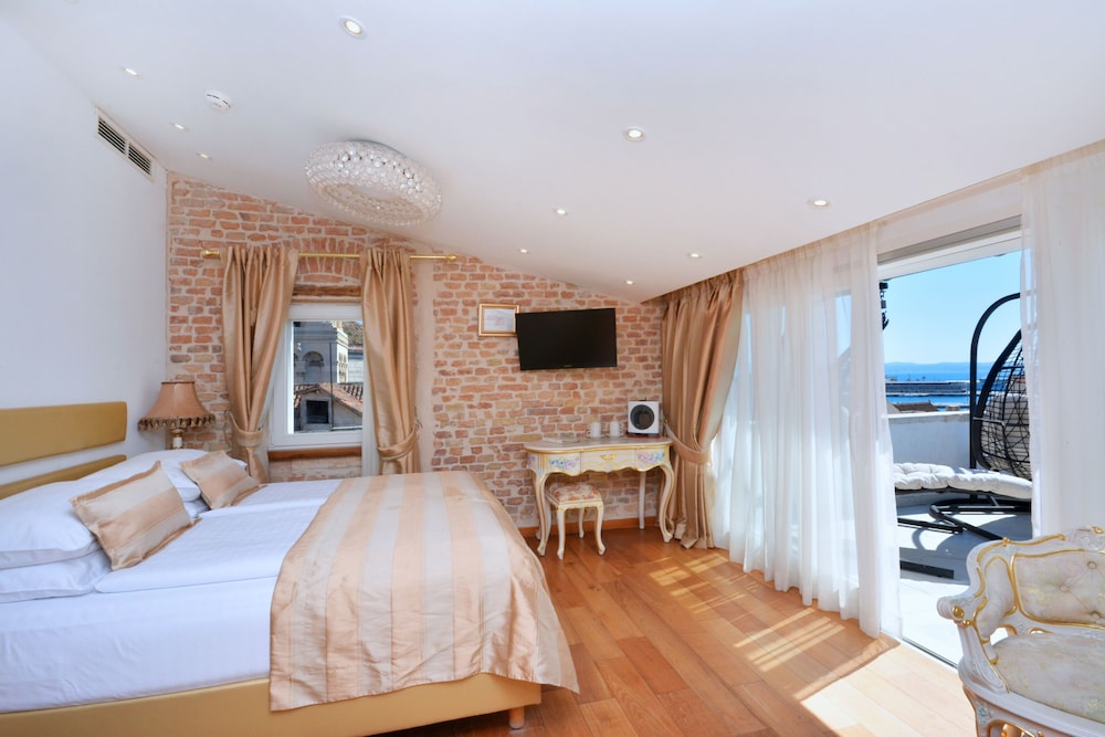 Heritage Jupiter Luxury Hotel — Hotel rooms in Split, Split-Dalmatia